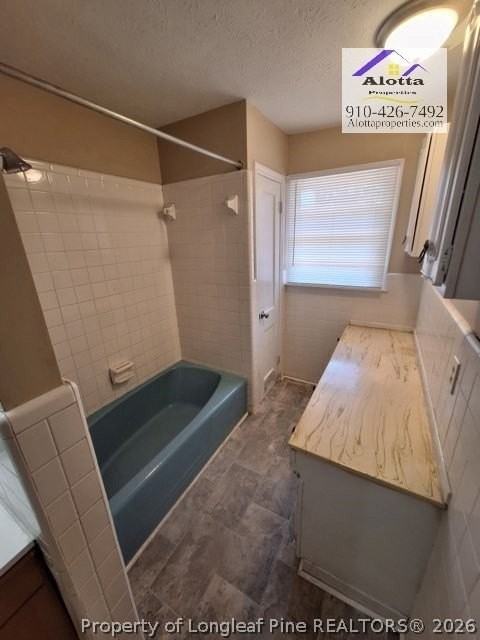 1861 Broadell Dr - Photo 3 of 18