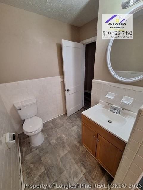 1861 Broadell Dr - Photo 4 of 18