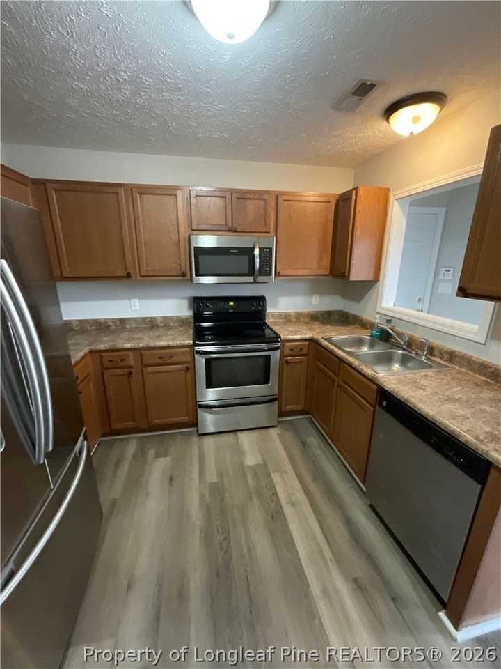 301 Sanford Ct - Photo 3 of 13