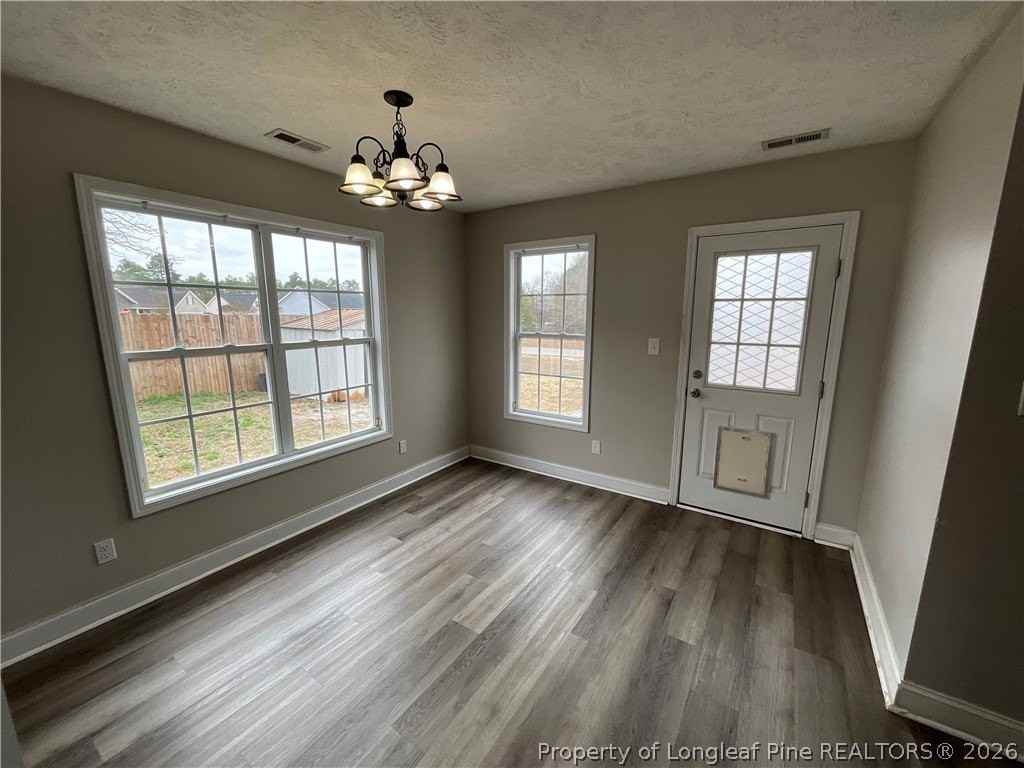 301 Sanford Ct - Photo 5 of 13