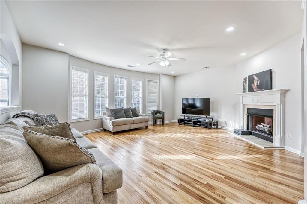 2934 Wintercrest Dr - Photo 5 of 33