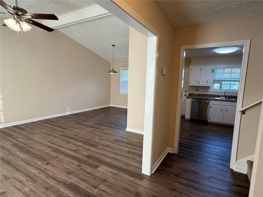 10111 Settlers Grove Rd Ne - Photo 2 of 15