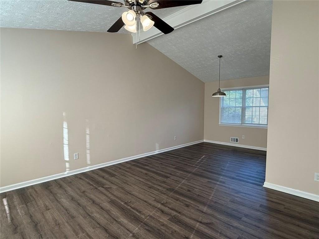 10111 Settlers Grove Rd Ne - Photo 4 of 15