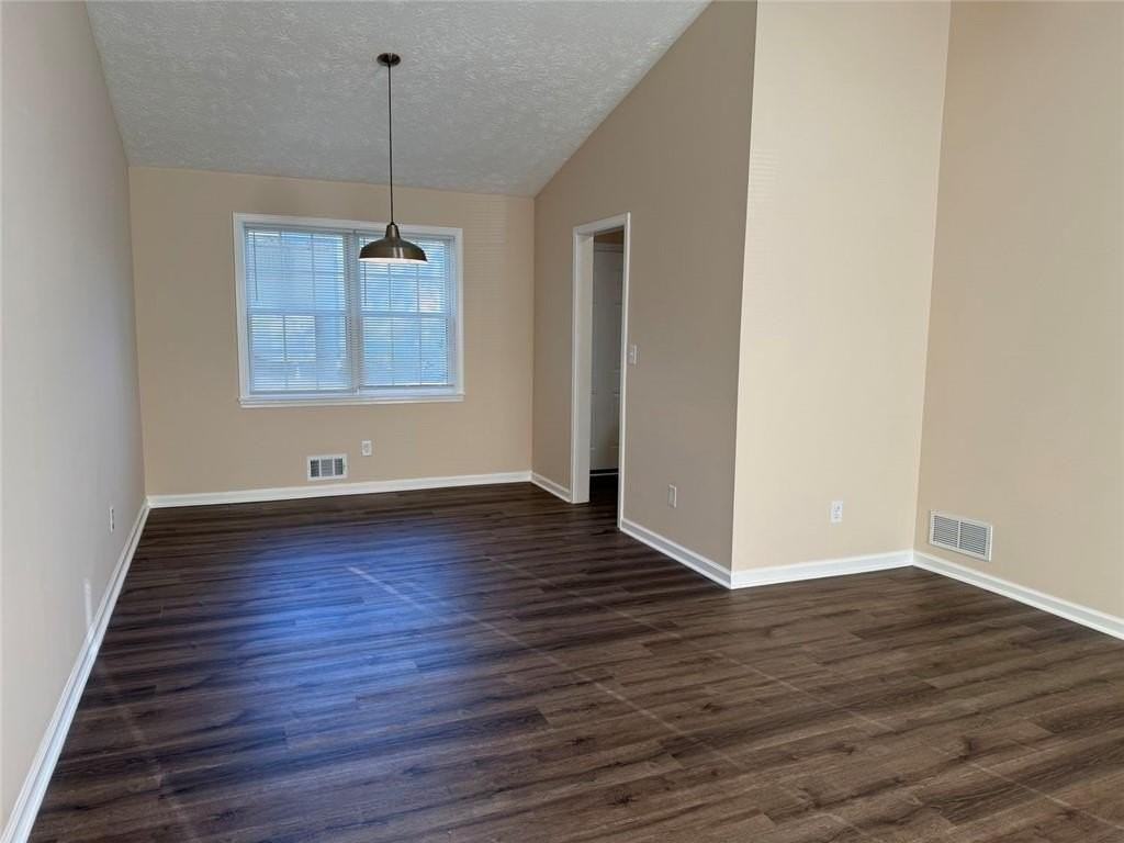 10111 Settlers Grove Rd Ne - Photo 5 of 15