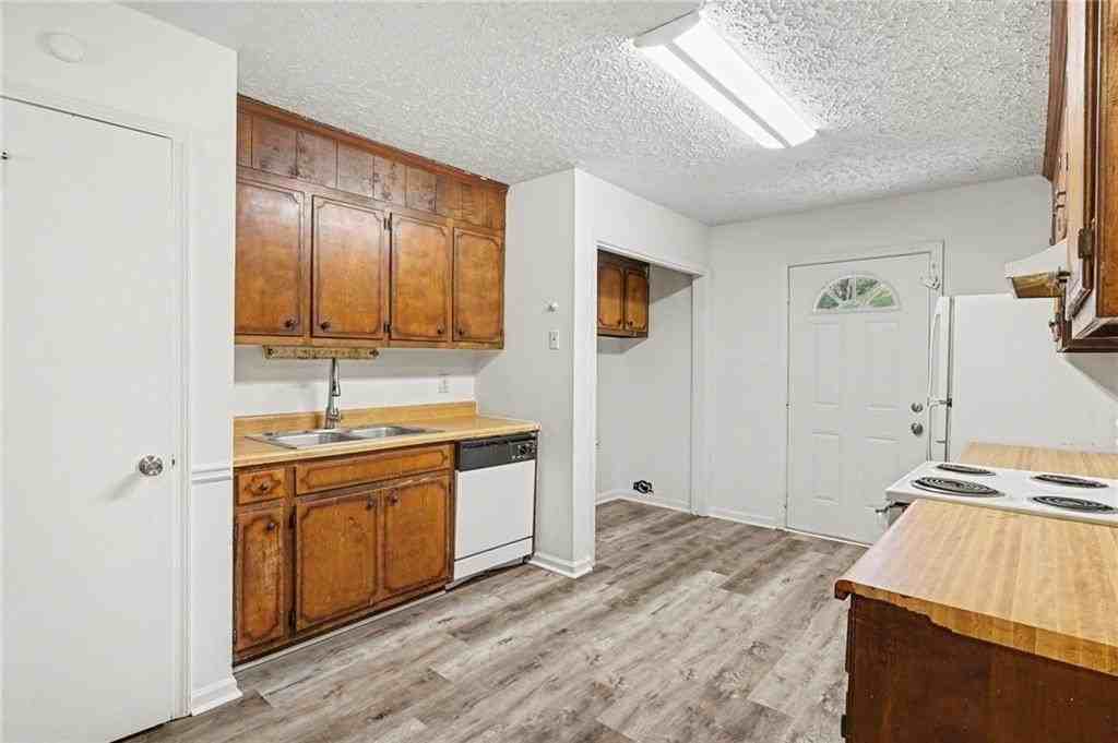 165 Plum Orchard Rd Apt B - Photo 5 of 13