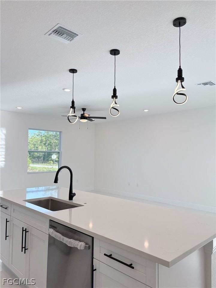 1422 Highland Ave - Photo 3 of 14