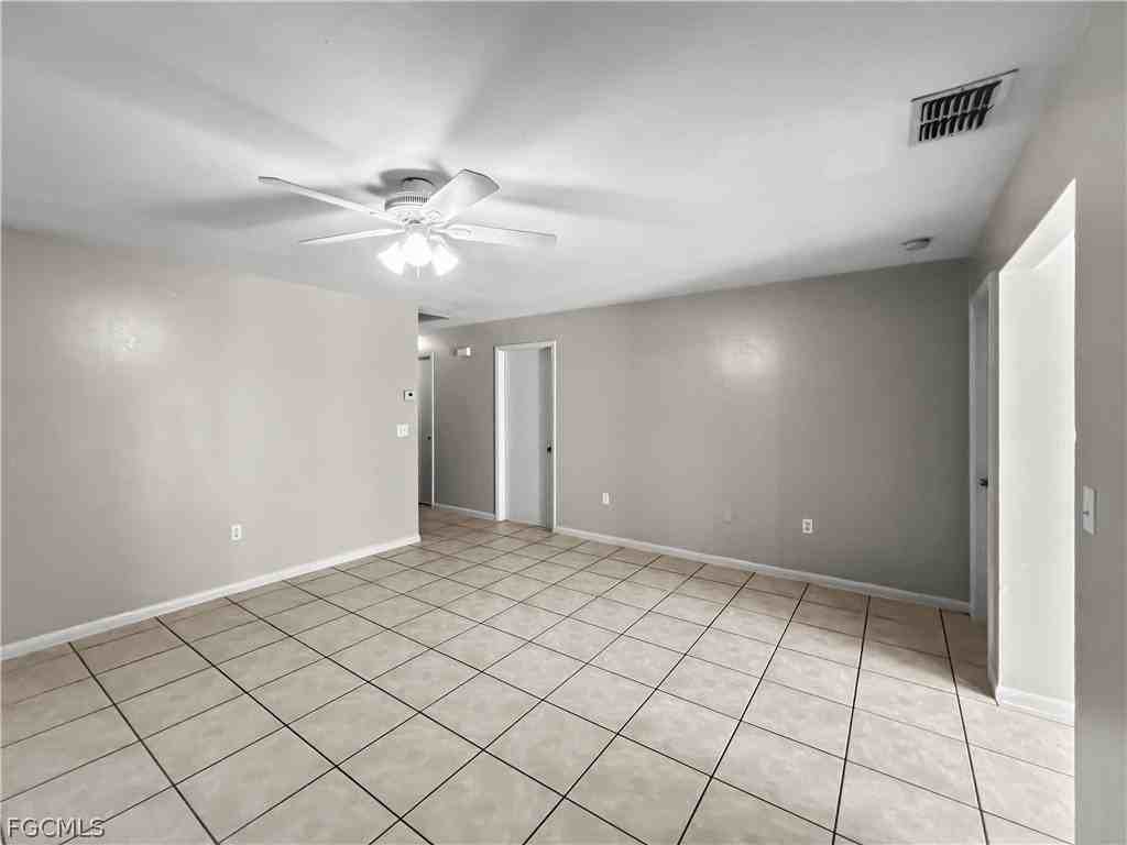 2704 Owen Ave - Photo 5 of 34