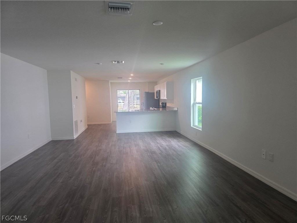 878 Friendship Cir - Photo 3 of 9