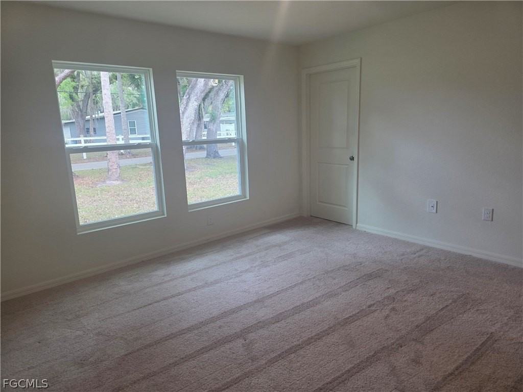 878 Friendship Cir - Photo 5 of 9