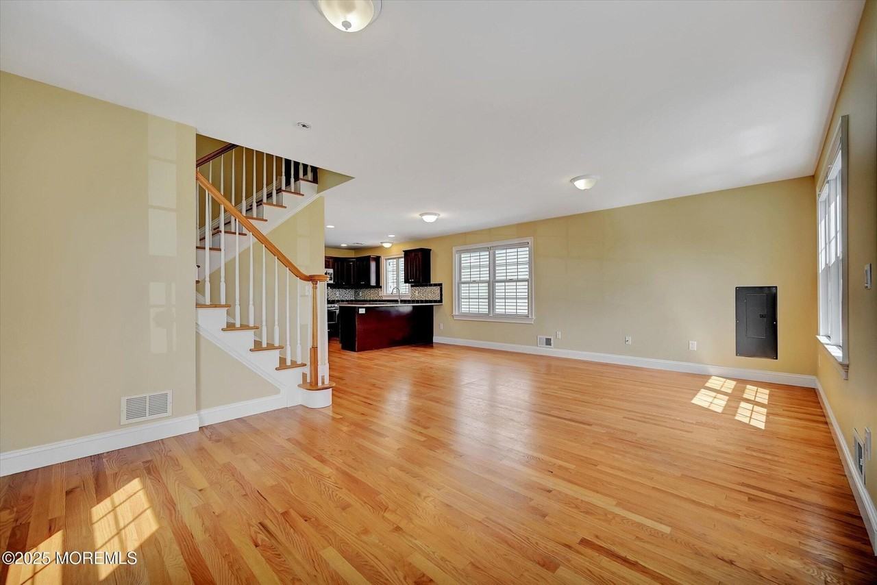 15 Griggs Ave - Photo 4 of 36