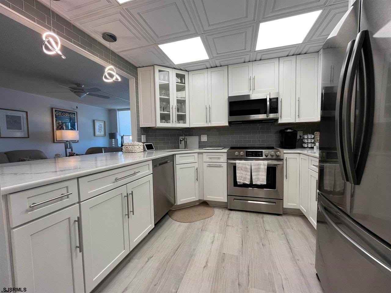 5200 Boardwalk #16A - Photo 7 of 13