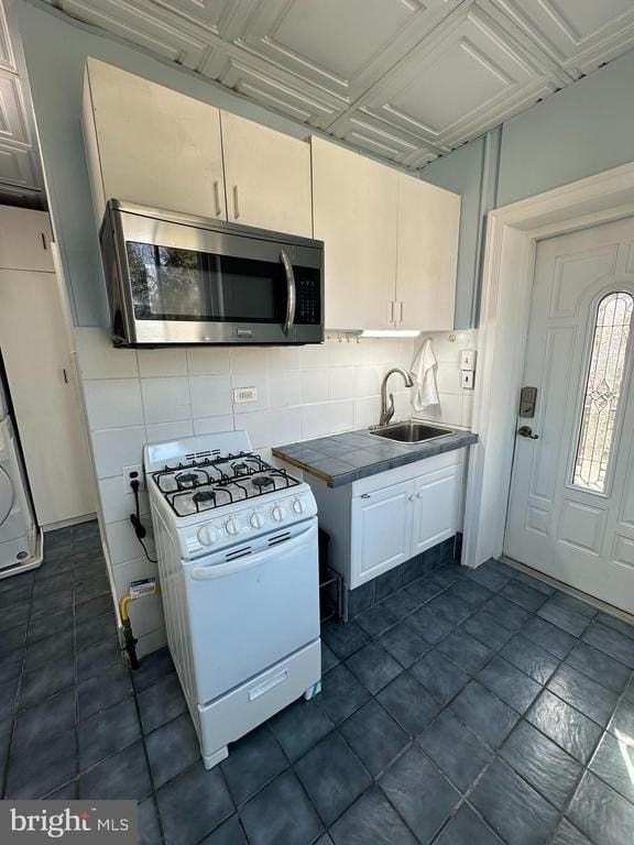 22 Bispham St #B - Photo 5 of 16