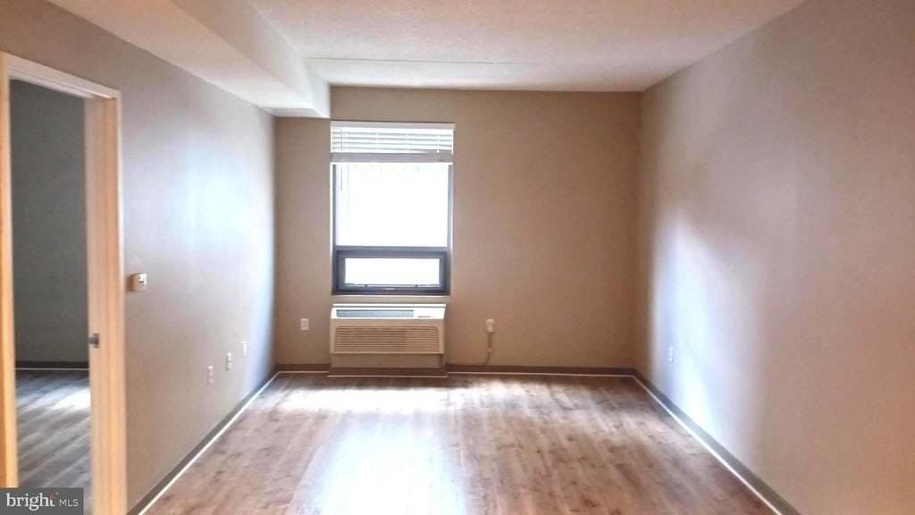 815-37 Arch St #219 - Photo 7 of 18