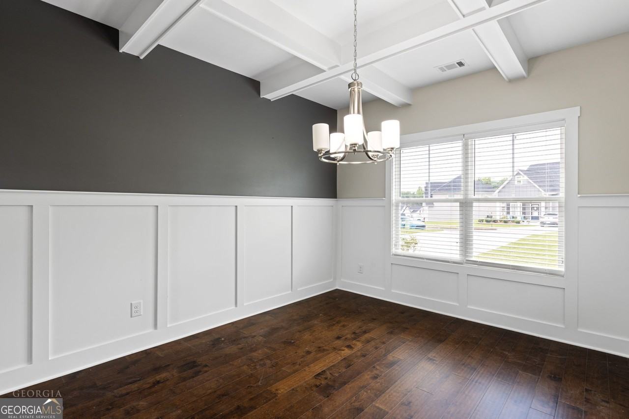 1140 Red Bud Cir - Photo 5 of 34