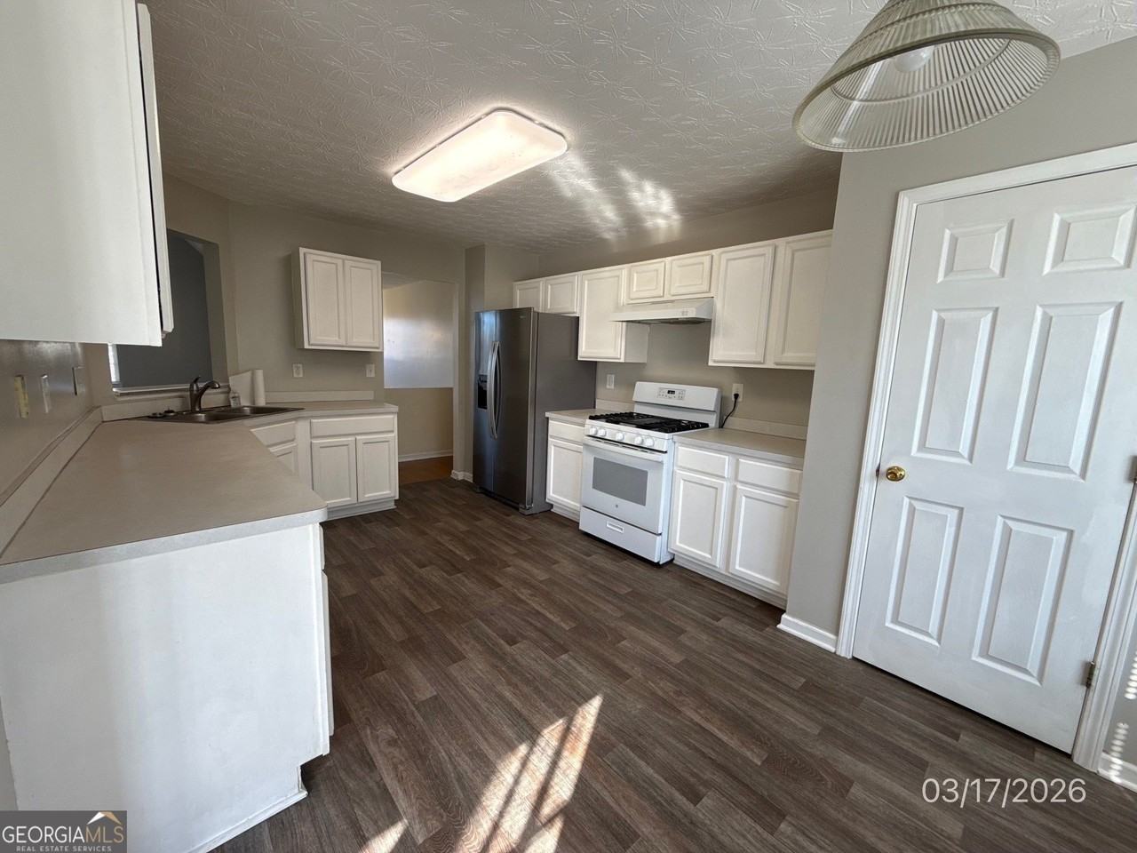 2021 Gates Ct - Photo 6 of 19