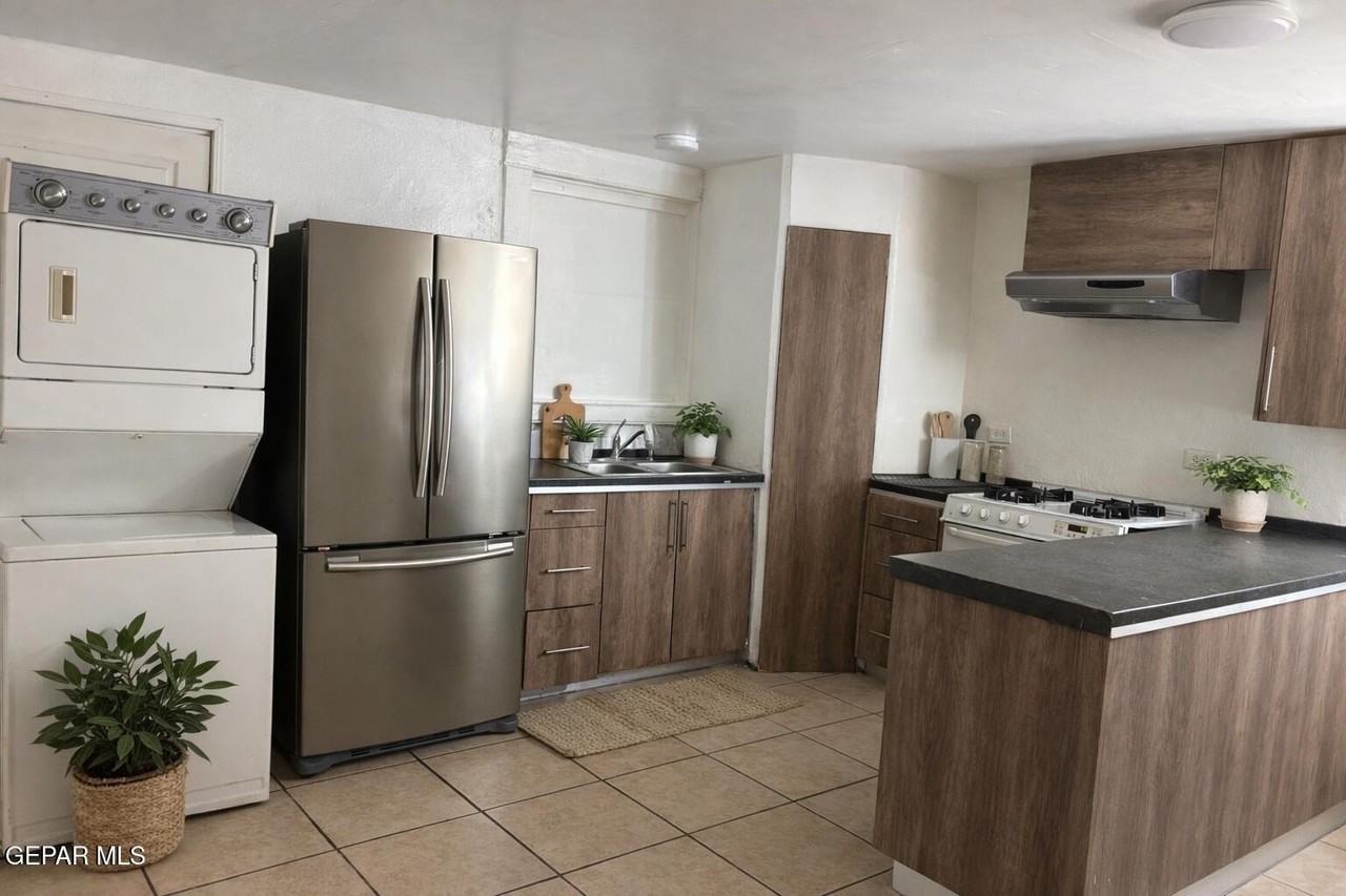 130 Tobin Pl Apt 3 - Photo 2 of 9