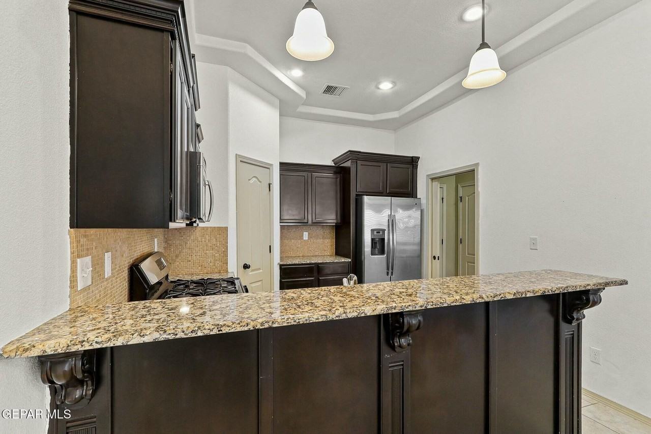 14681 Jesus Almeida - Photo 7 of 28