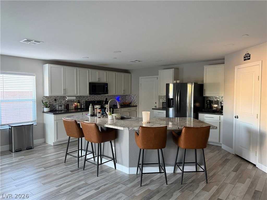 7758 Meng Ct - Photo 6 of 26