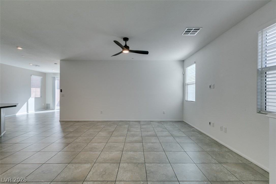 1027 Huckburn Ave - Photo 5 of 46