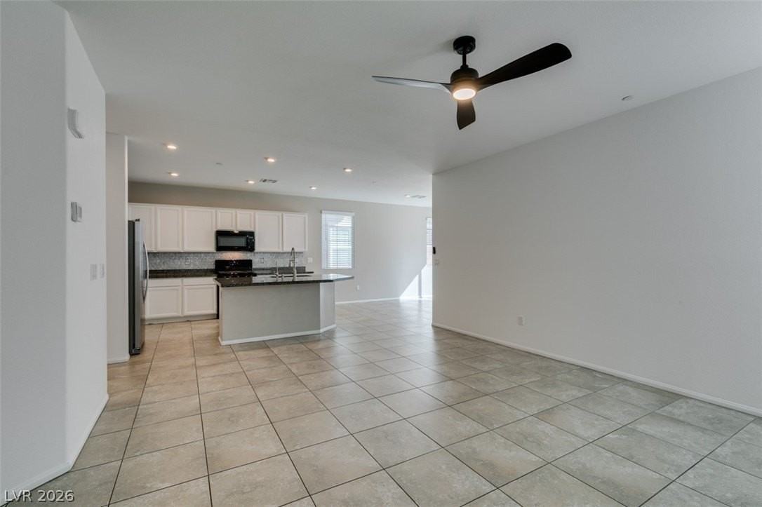 1027 Huckburn Ave - Photo 6 of 46