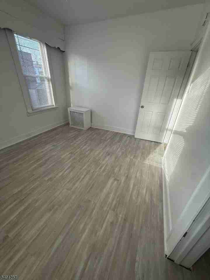 85 Sunnyside Ter #1 - Photo 4 of 10