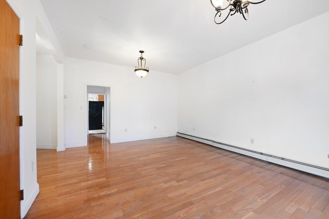 1433 43rd St #1A - Photo 7 of 23