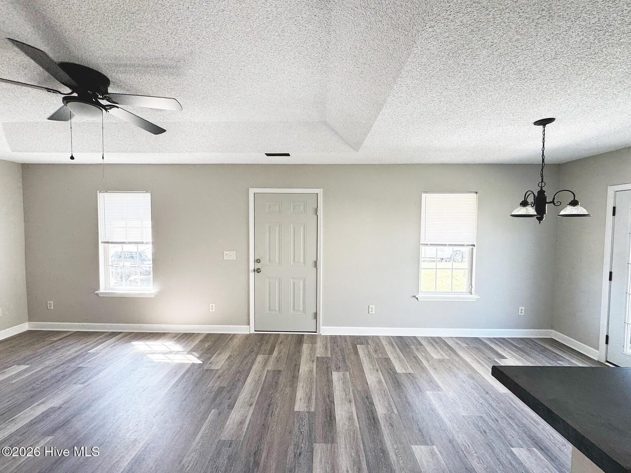 809 Tisbury Ln - Photo 2 of 10