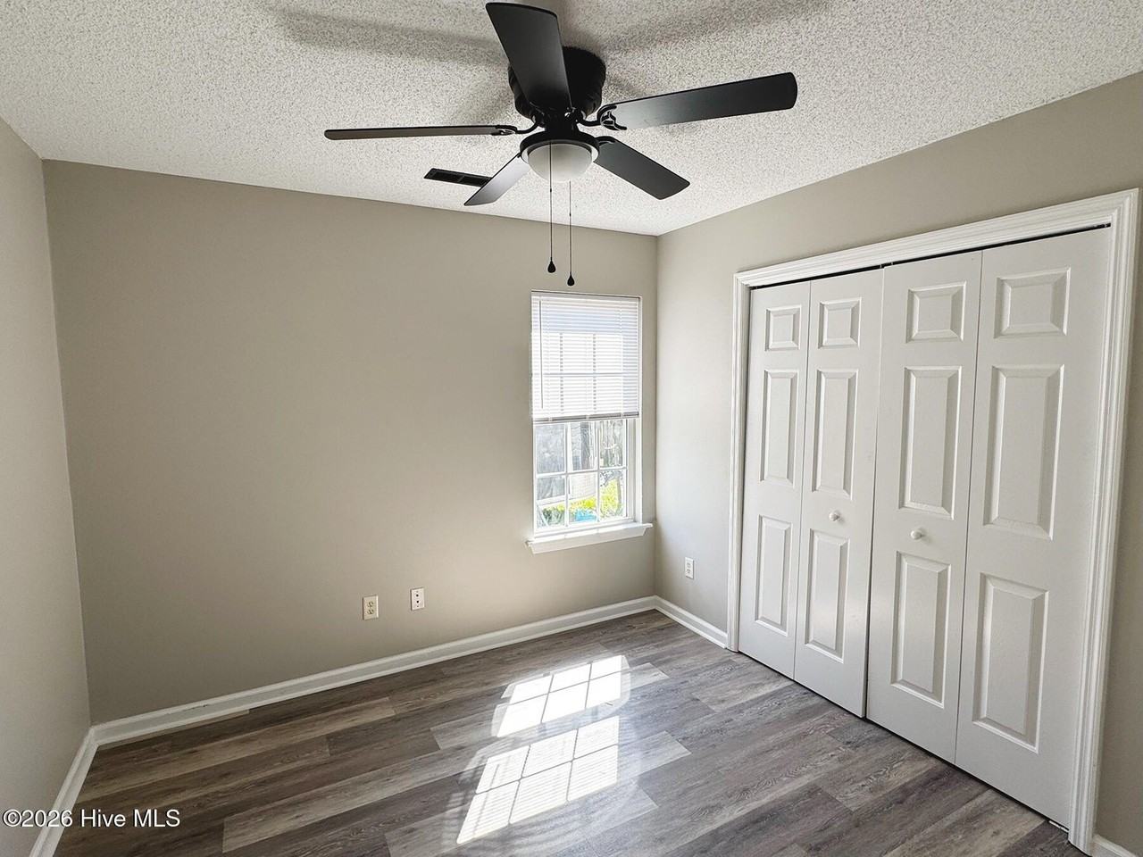 809 Tisbury Ln - Photo 6 of 10