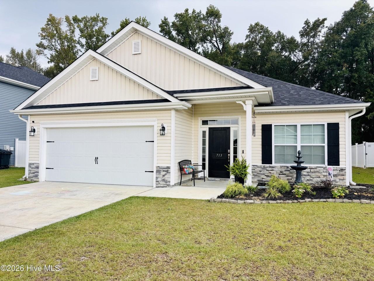 713 Greenwich Pl - Photo 2 of 6