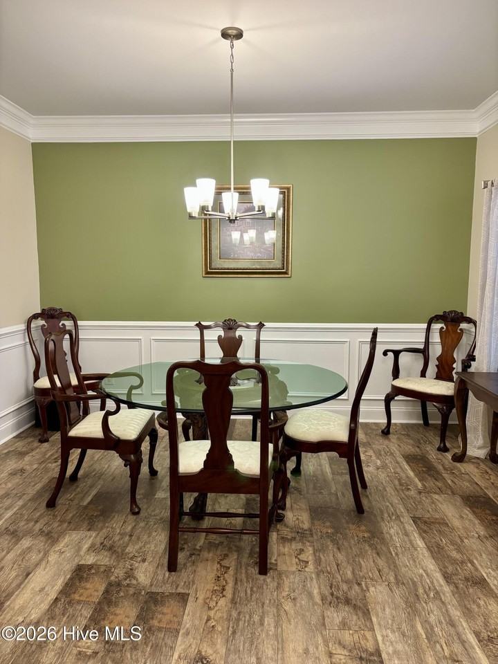 713 Greenwich Pl - Photo 3 of 6