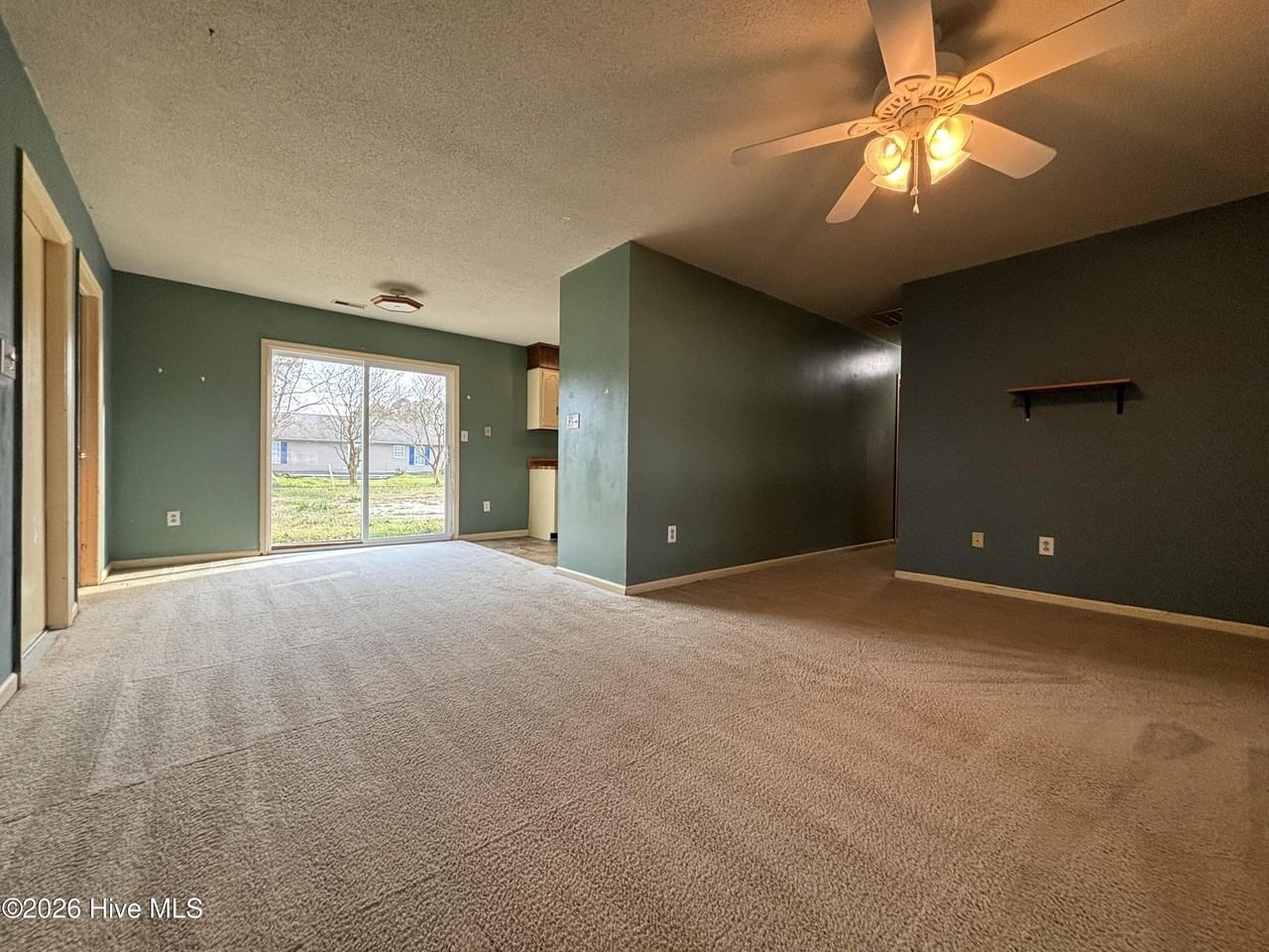 1211 Blue Creek Rd - Photo 4 of 18