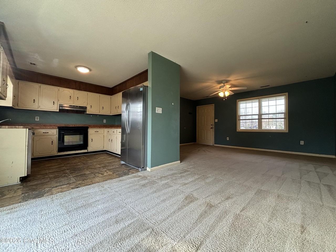 1211 Blue Creek Rd - Photo 5 of 18