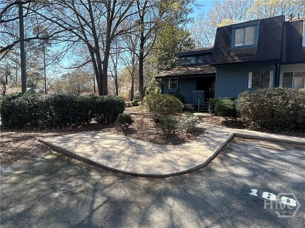 180 Woodstone Dr - Photo 2 of 37