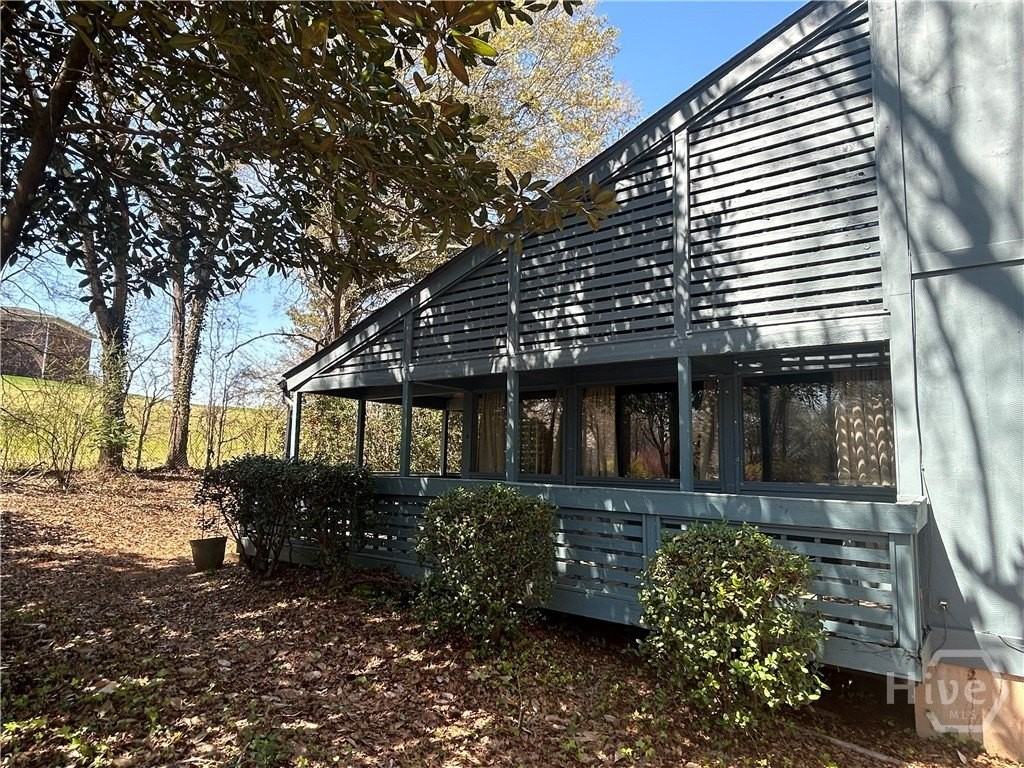 180 Woodstone Dr - Photo 4 of 37