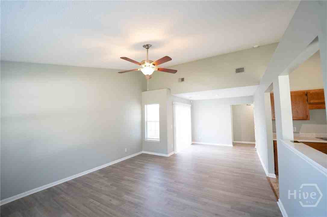 148 Finn Cir - Photo 4 of 32