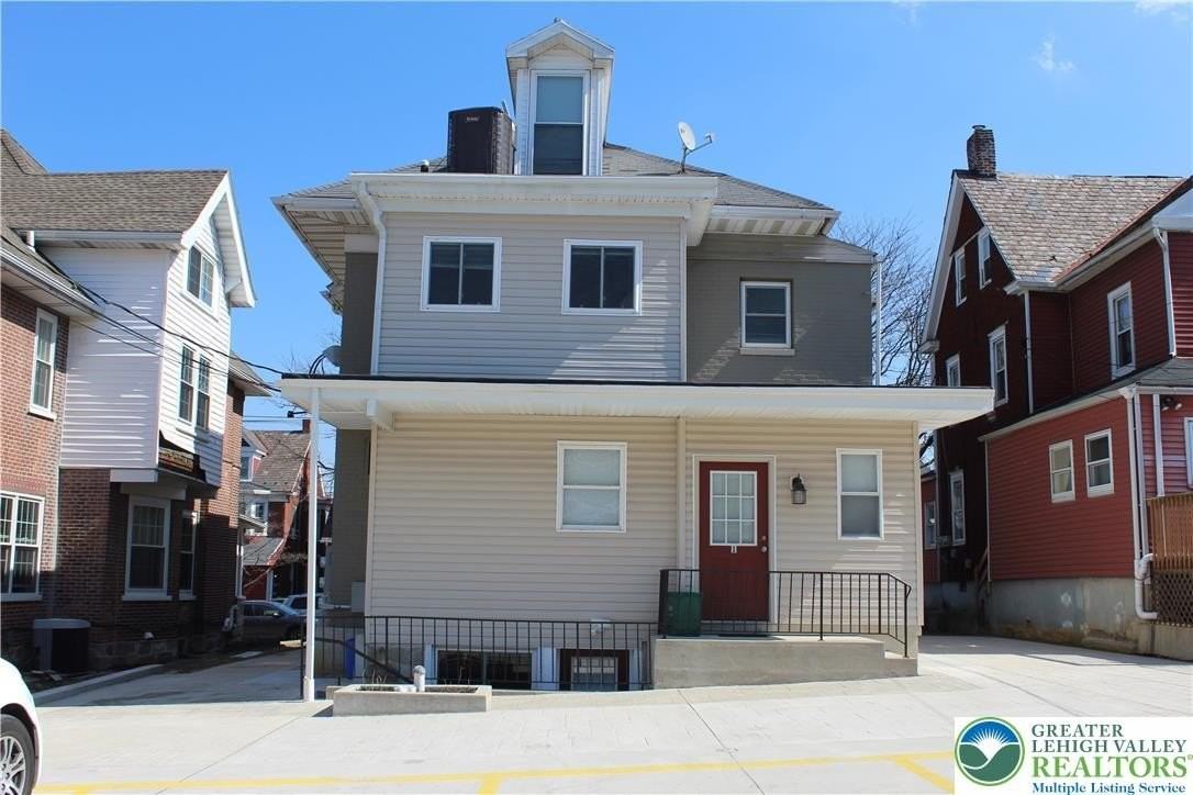 933 Linden St Apt 1 - Photo 2 of 15