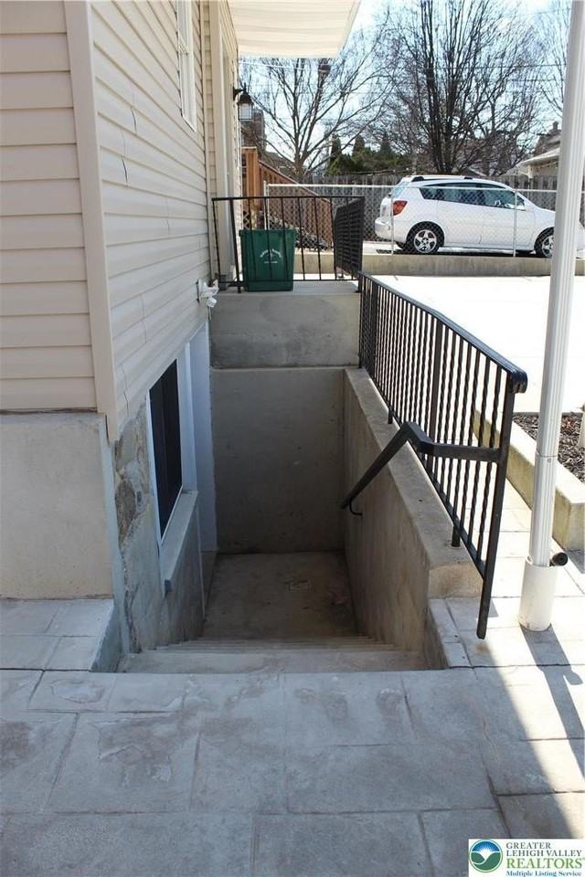 933 Linden St Apt 1 - Photo 5 of 15