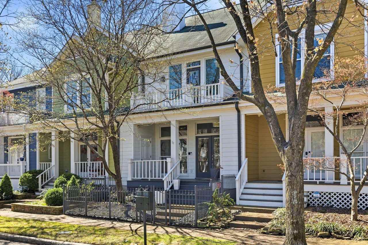 917 Harbor View Dr - Photo 2 of 29