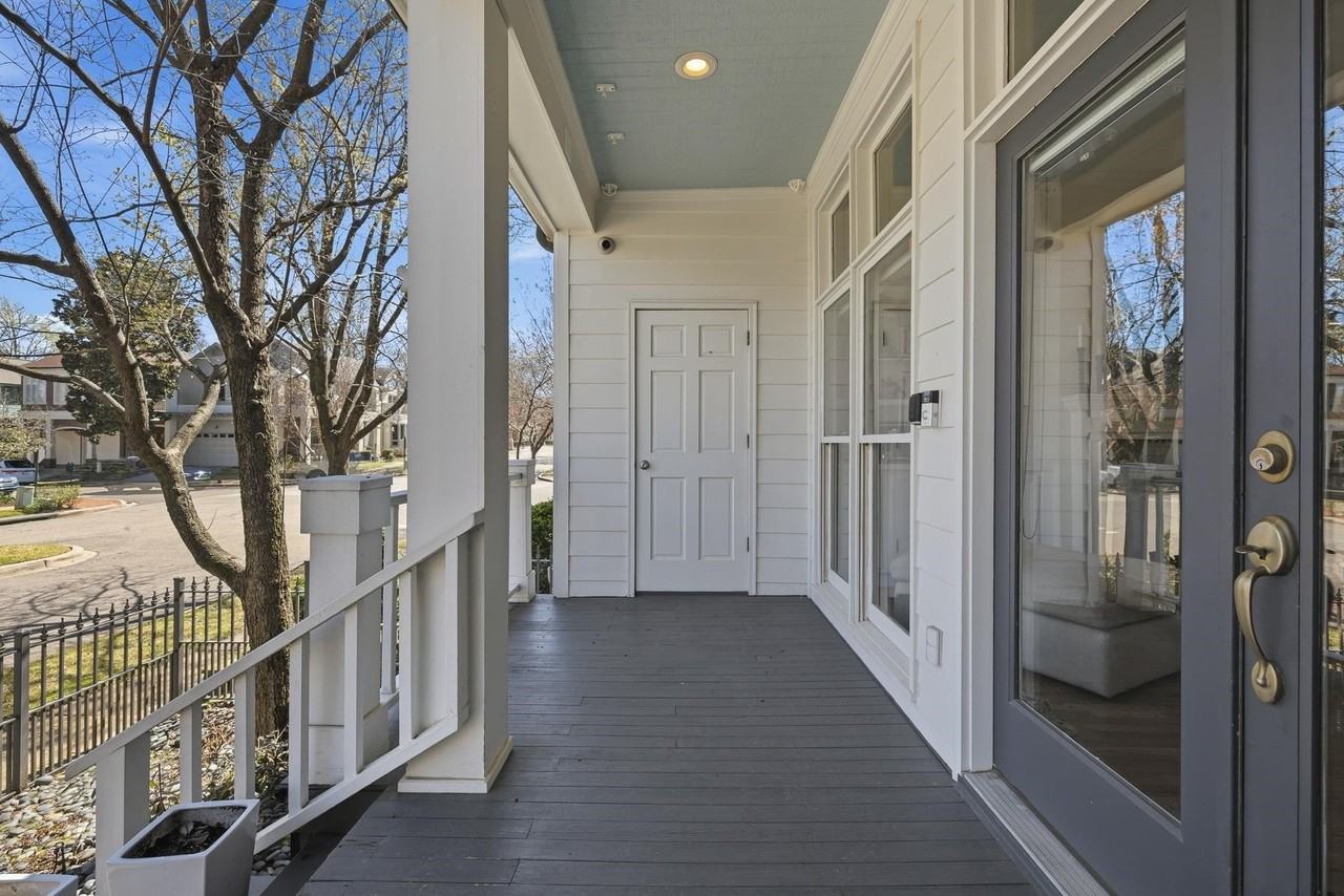 917 Harbor View Dr - Photo 4 of 29