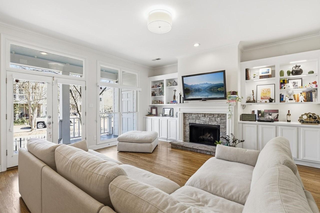 917 Harbor View Dr - Photo 5 of 29