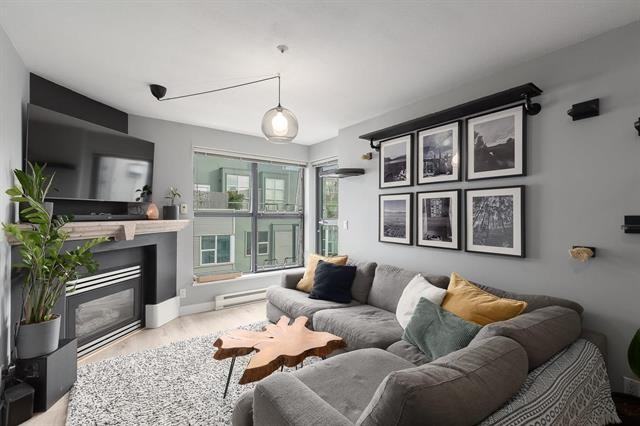 2688 Vine Street #405 - Photo 2 of 12