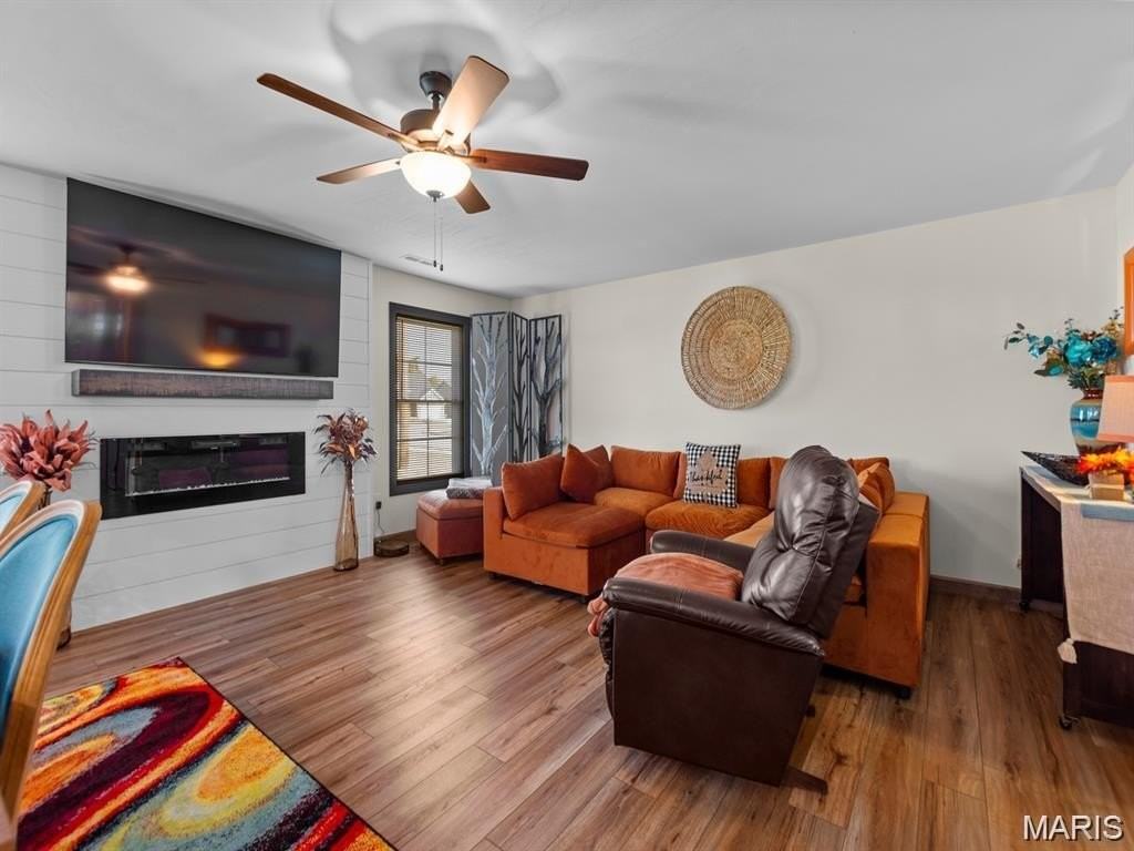 3713 Justine Dr - Photo 7 of 37