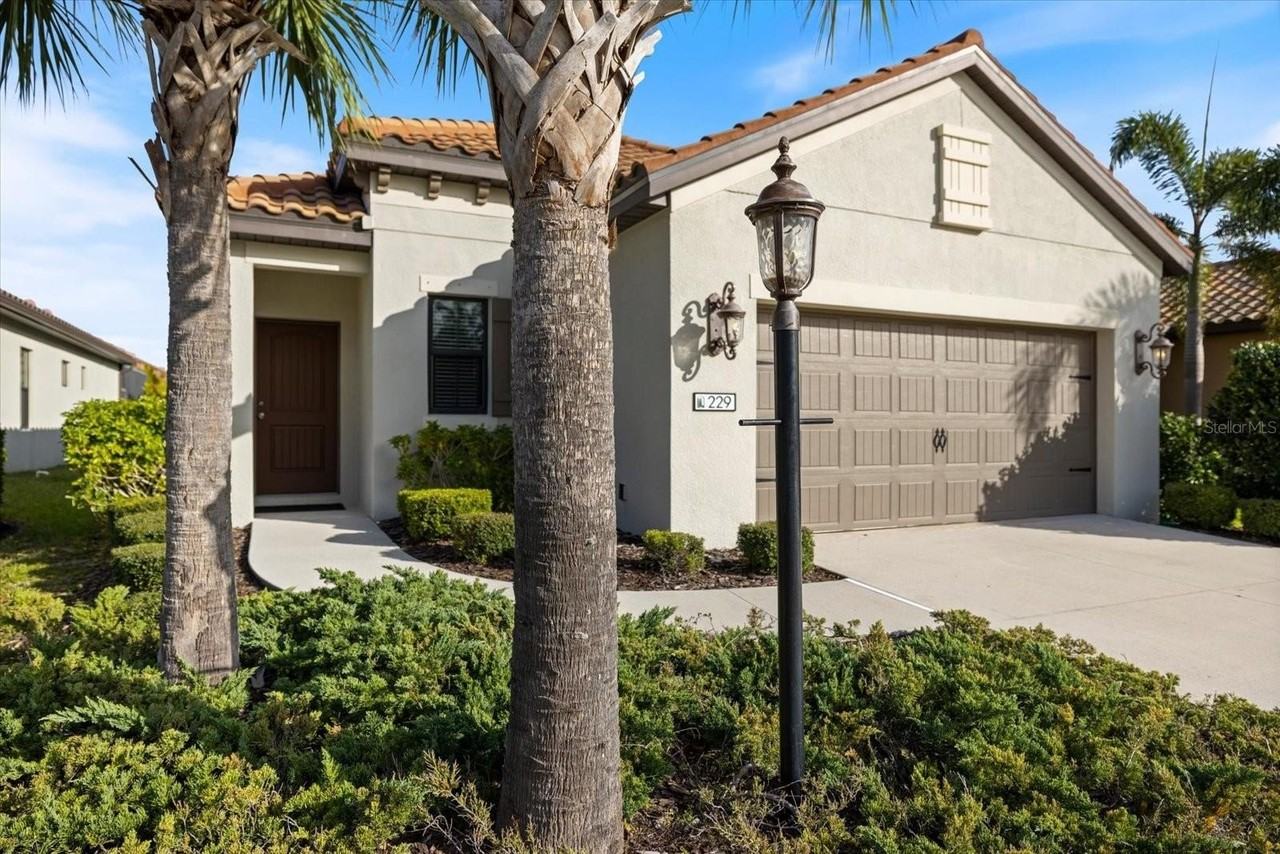 229 Livorno Way - Photo 2 of 37