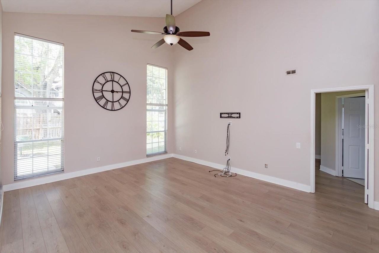 836 Garden Glen Loop - Photo 3 of 25