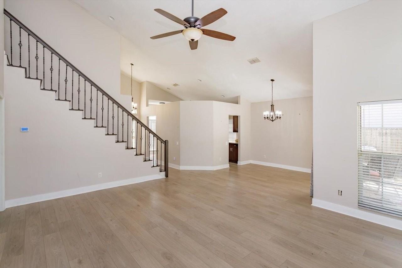 836 Garden Glen Loop - Photo 5 of 25