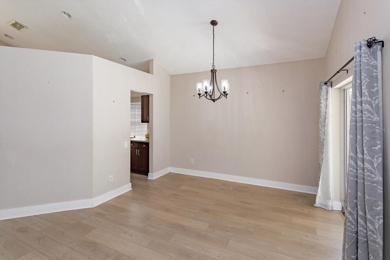 836 Garden Glen Loop - Photo 7 of 25