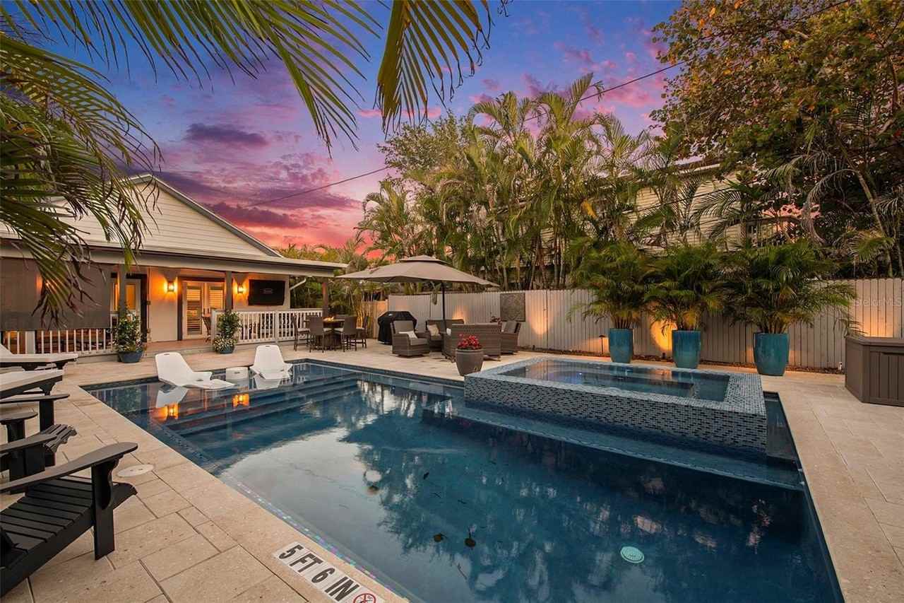 135 93rd Ave - Photo 2 of 50