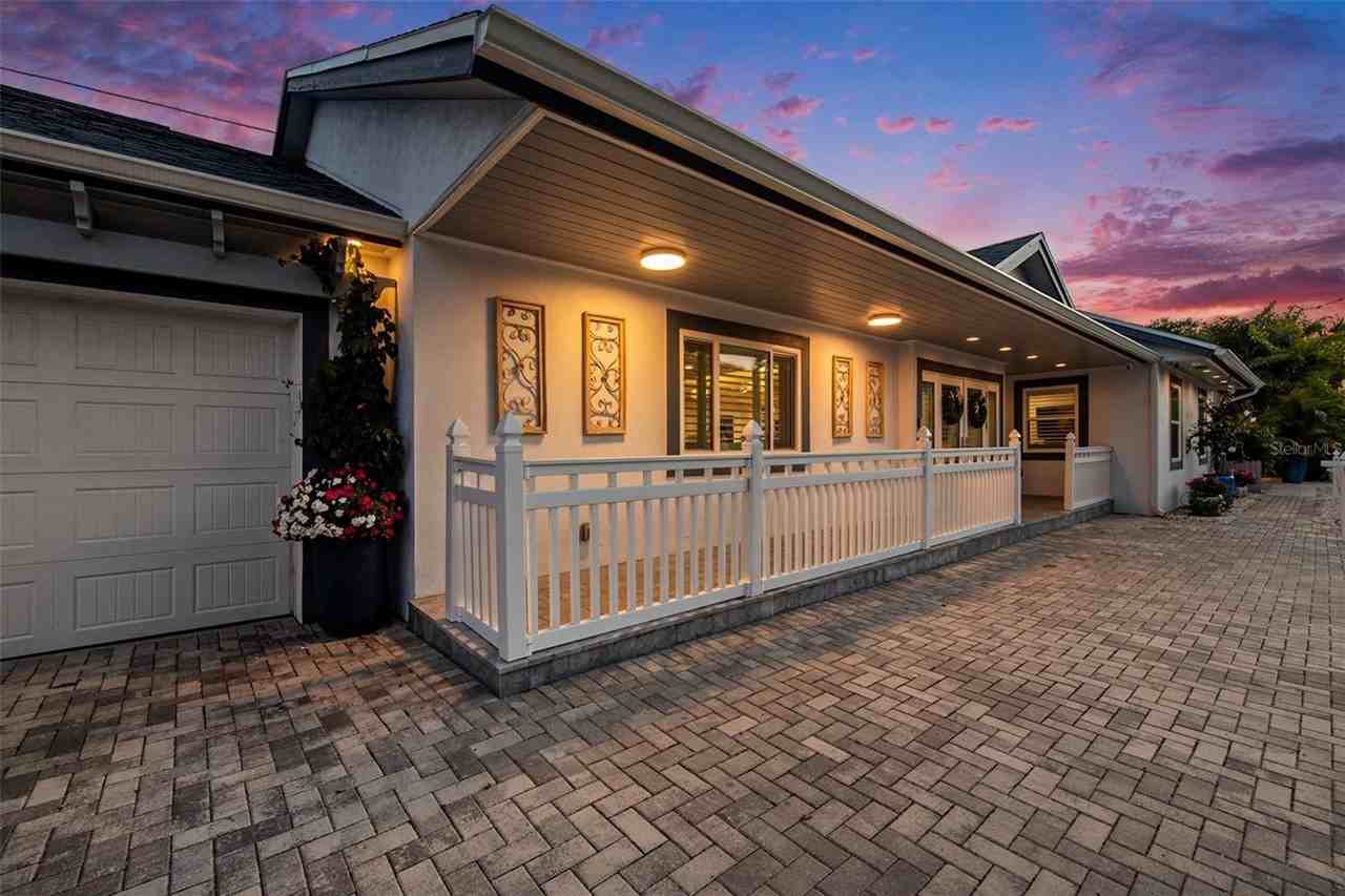 135 93rd Ave - Photo 4 of 50