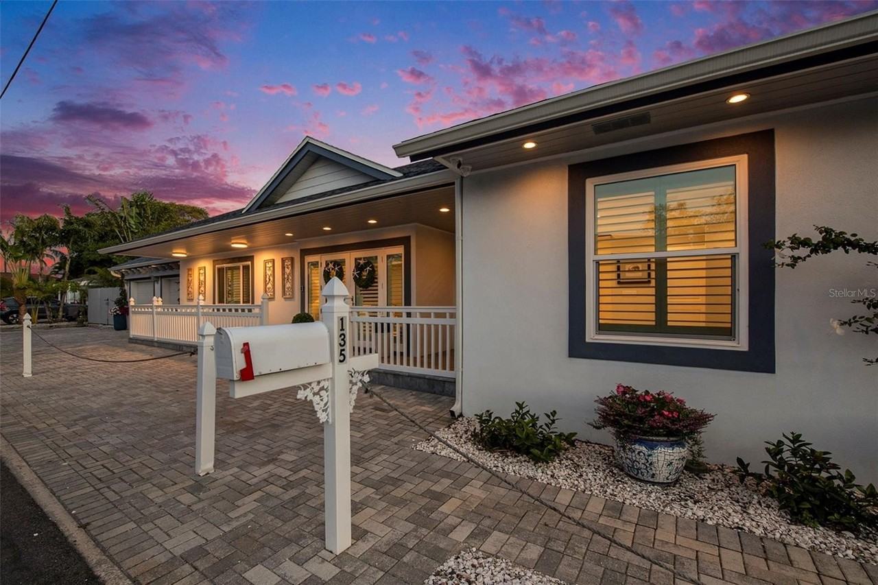 135 93rd Ave - Photo 5 of 50