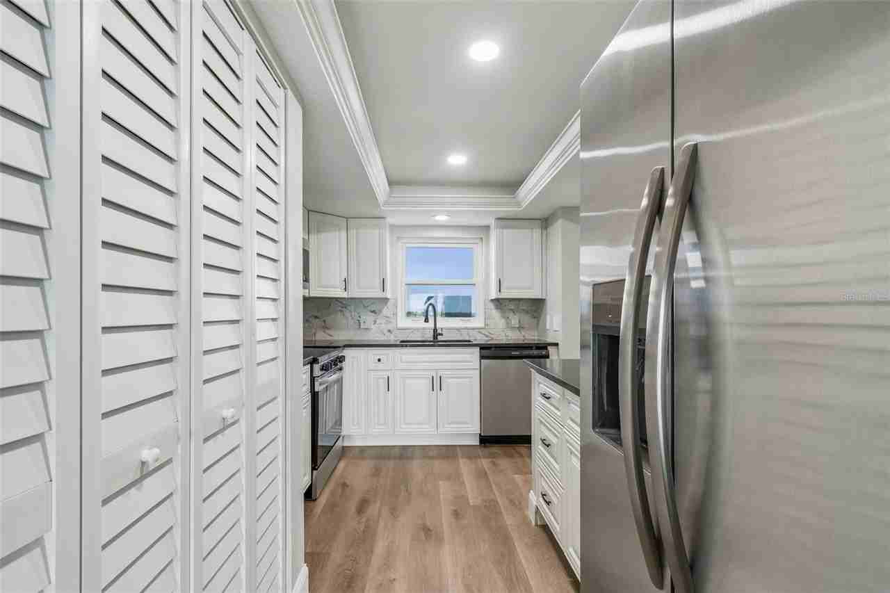 7050 Sunset Dr S #605 - Photo 6 of 49